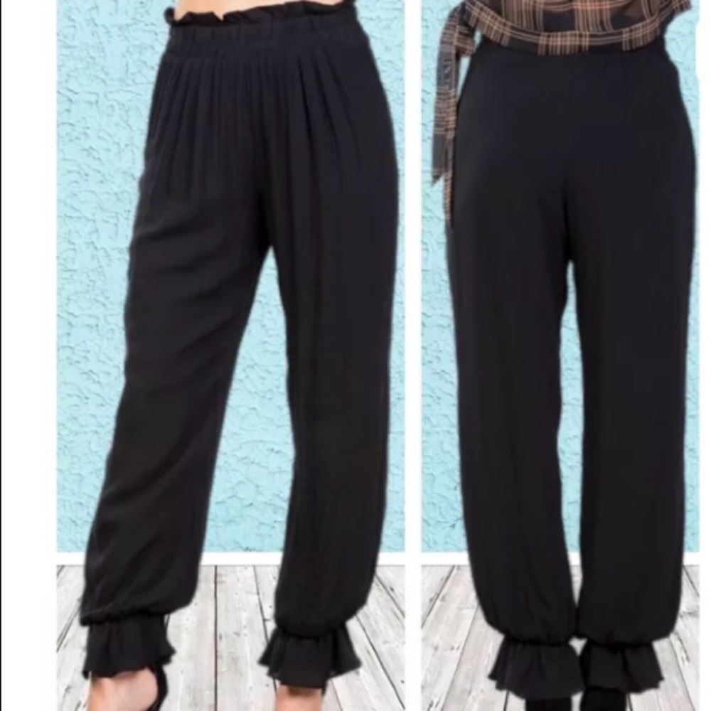 3/30 🏝 Boutique Black Frill Pants NEW